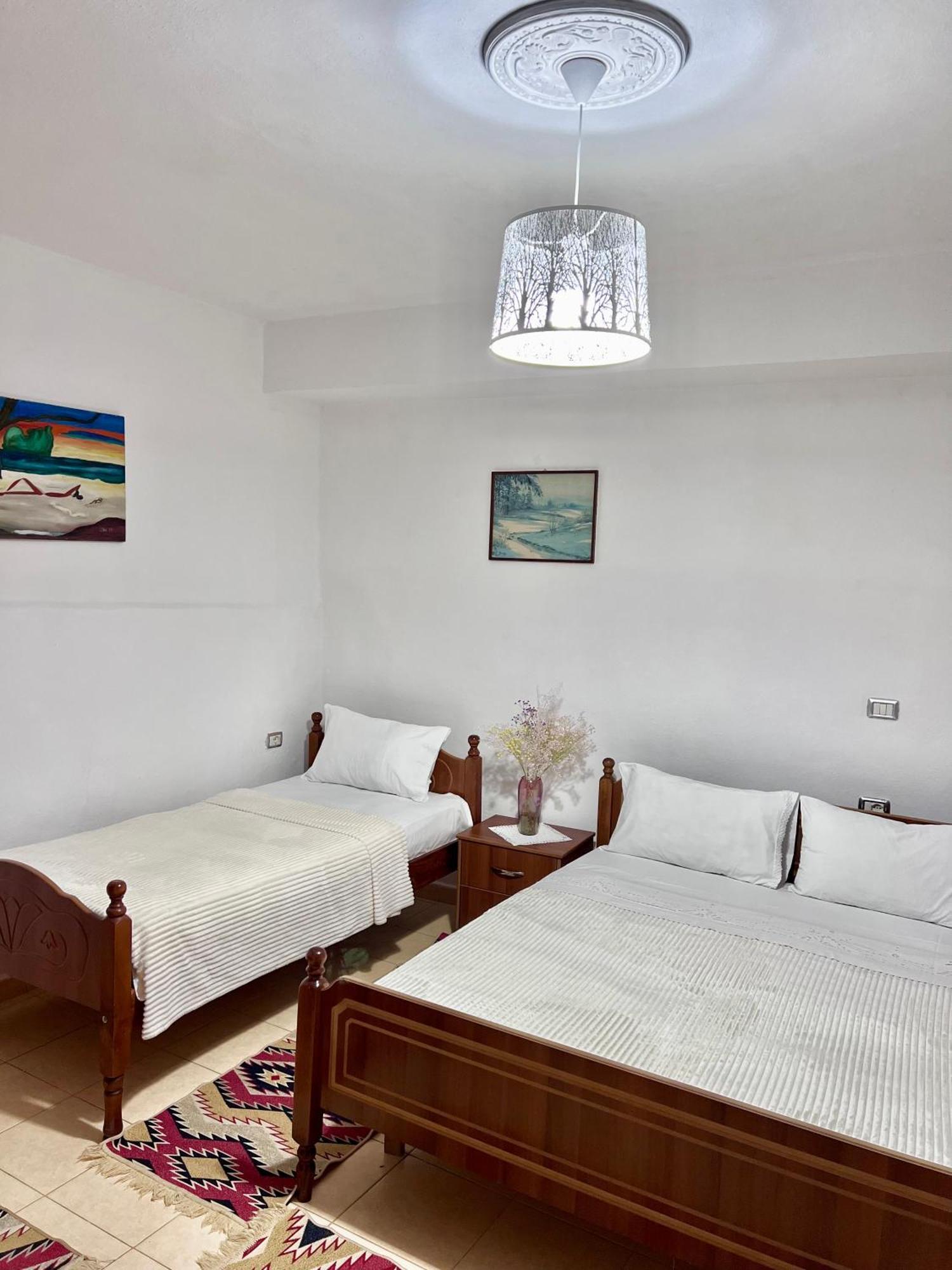 Tourists Guest House Gjirokastër المظهر الخارجي الصورة